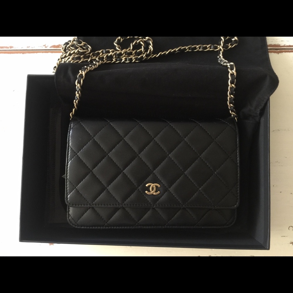 ❤️SOLD❤️ Chanel Black Lambskin Wallet On Chain
